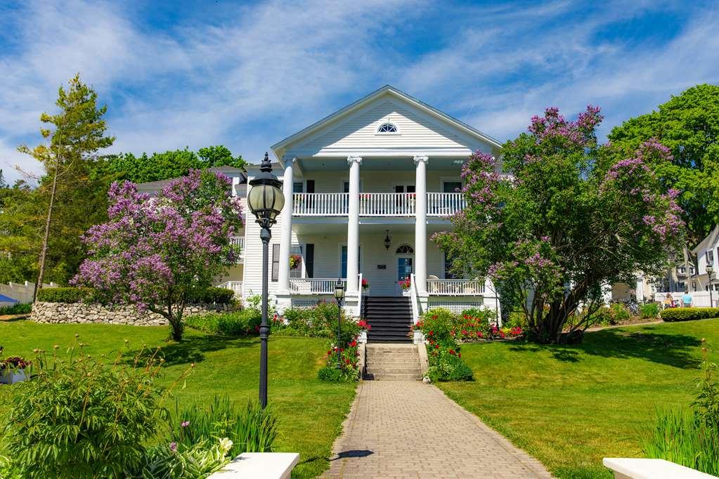 Harbour View Inn Макино Экстерьер фото